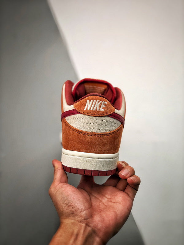NIKE Dunk Low "Russet Cedar"