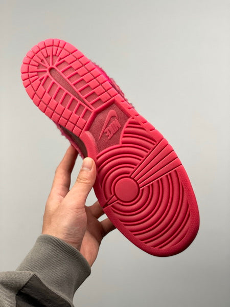 NIKE Dunk Low “Valentine’s Day” 2022