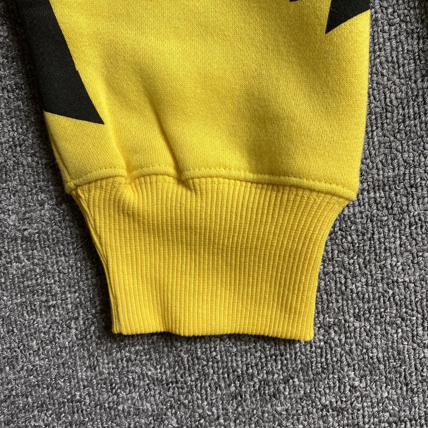 Sweat à capuche SP5DER 5 étoiles jaune