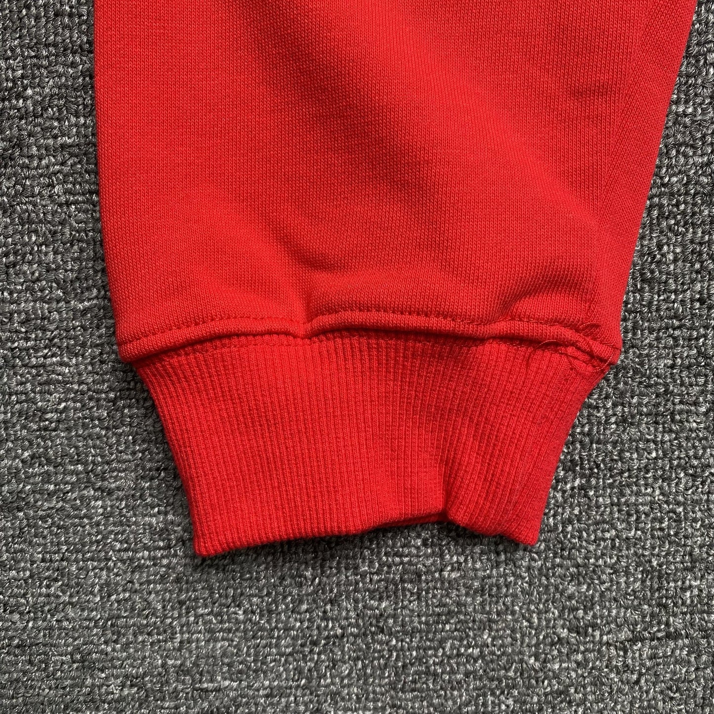 Sweat à capuche SP5DER WORLDWIDE RED ANGEL NUMÉRO 555 rouge