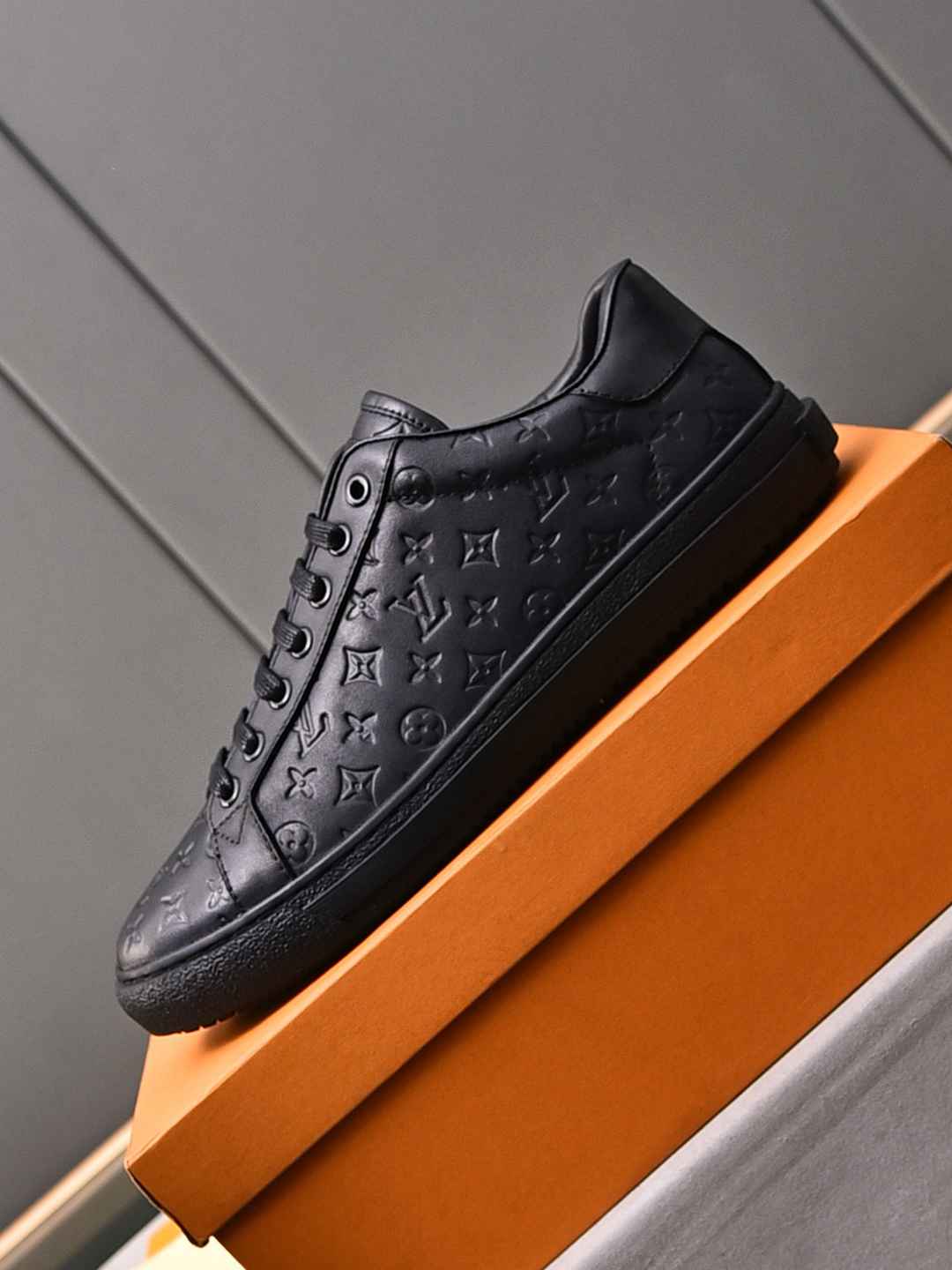 Sneaker LOUIS VUITTON Rivoli NOIR