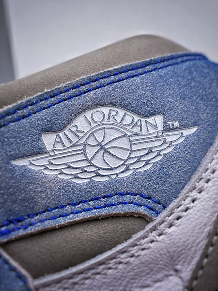 Air Jordan 1 High "Hyper Royal"