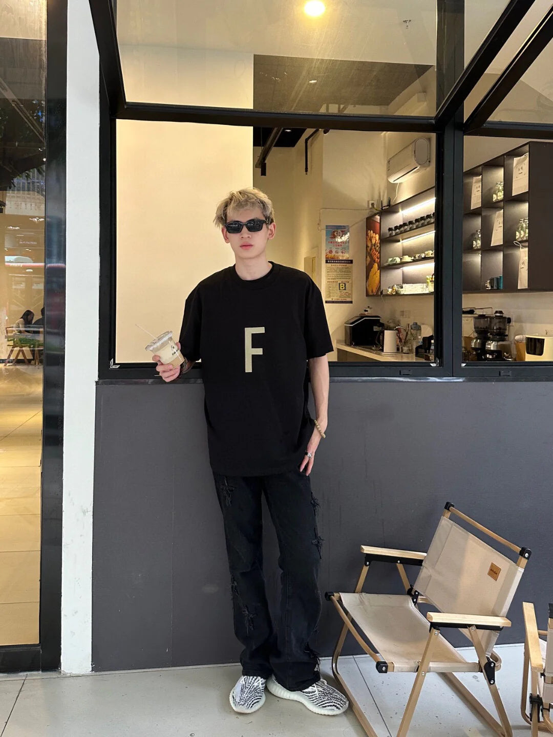 T-shirt « Fear of God » avec la lettre F (noir)