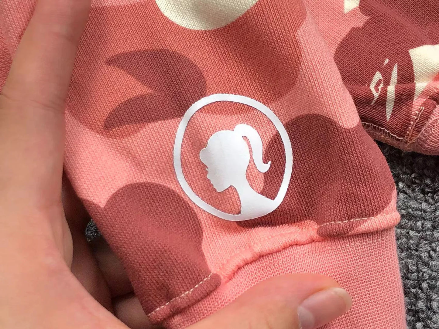Sweat à capuche entièrement zippé BAPE x BARBIE DOT CAMO SHARK rose