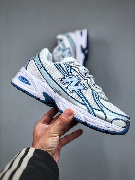 New Balance 740