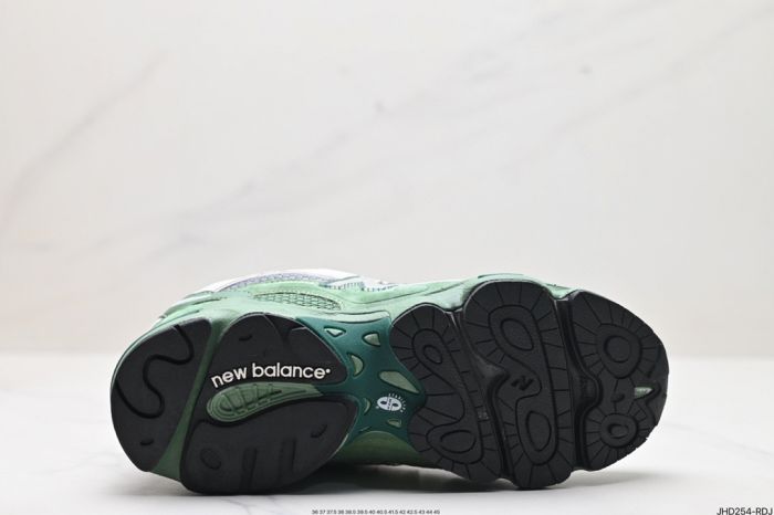 New Balance 1000MA