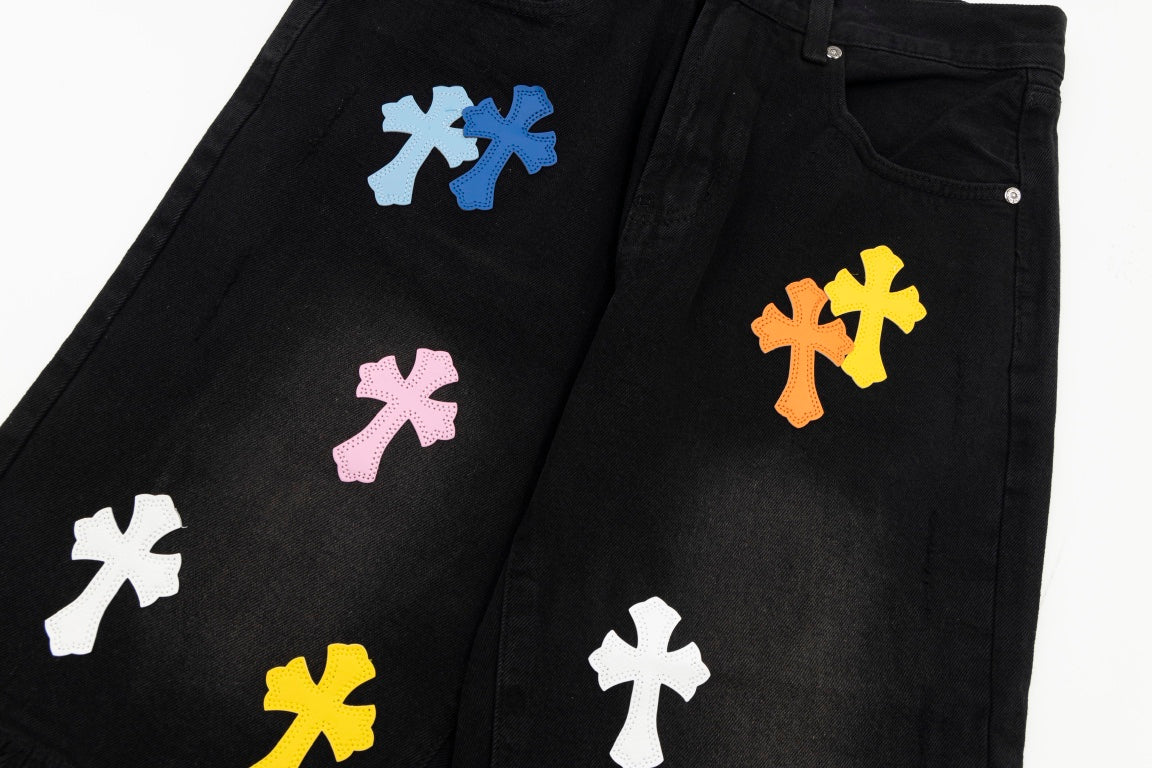 SHORT NOIR AVEC PATCH CROIX MULTICOLORE CHROME HEARTS