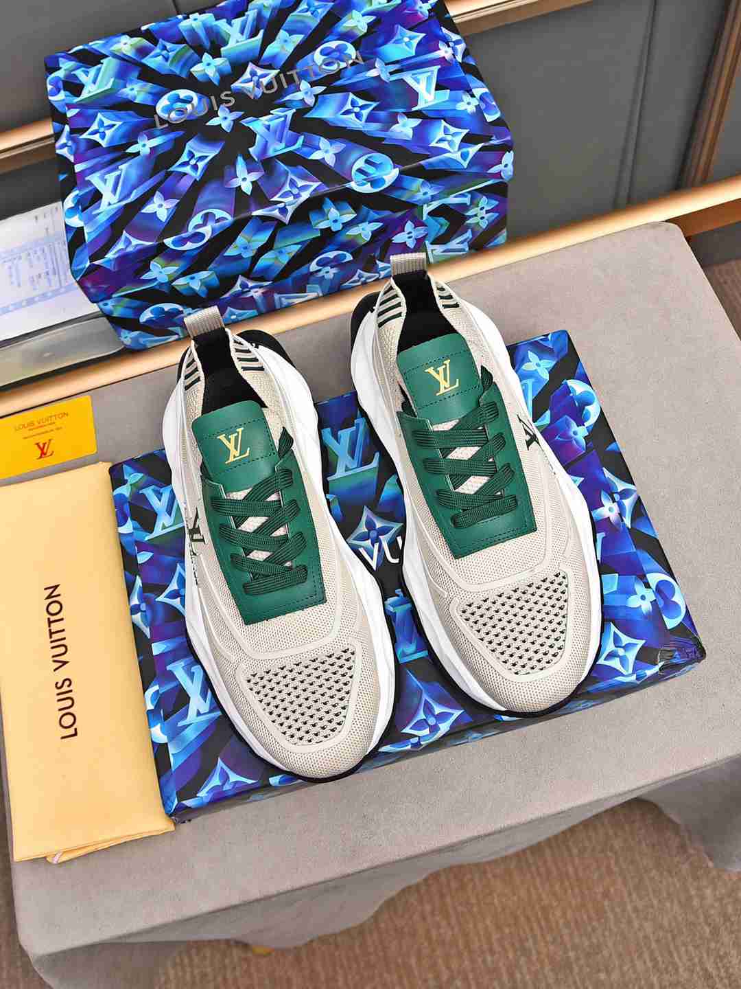 Sneaker LOUIS VUITTON BEIGE VERT