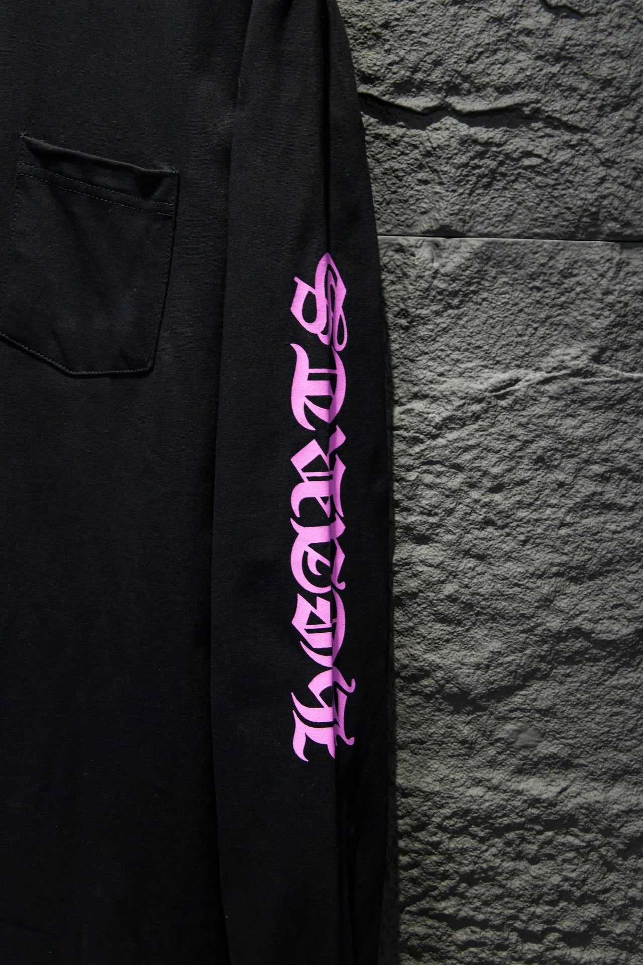 T SHIRT À MANCHES LONGUES À COL VIOLET ET NOIRE CHROME HEARTS
