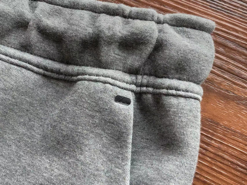 PANTALON NIKE TECH FLEECE x GRIS LOUP