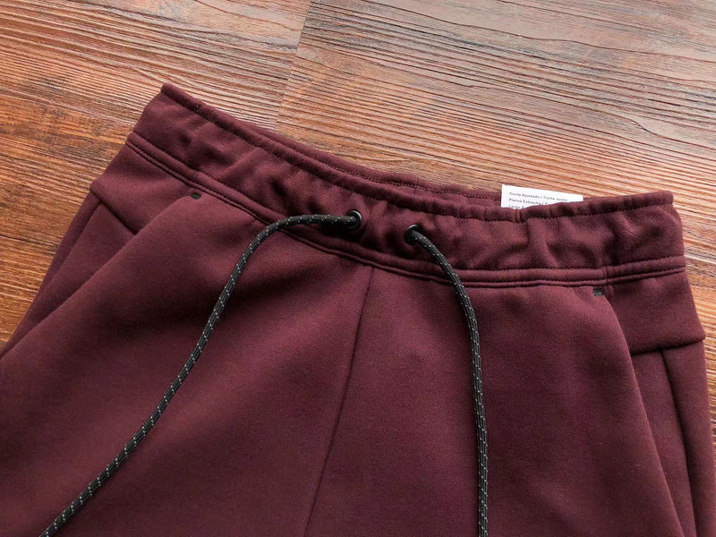 PANTALON NIKE TECH FLEECE x ROUGE BAIES/GRENADE