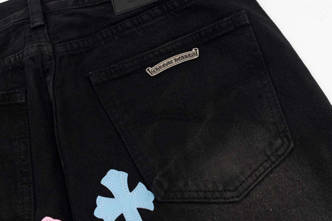 SHORT NOIR AVEC PATCH CROIX MULTICOLORE CHROME HEARTS