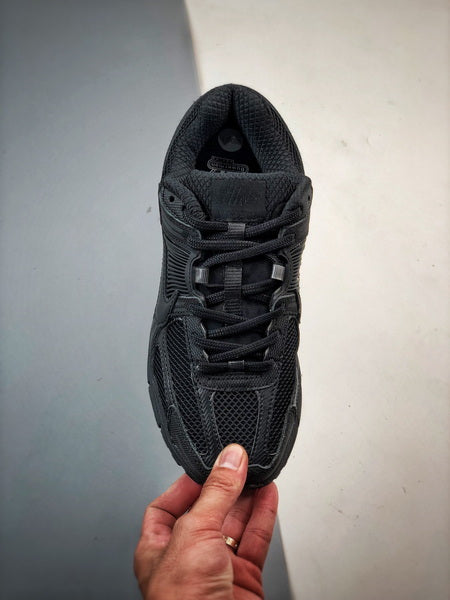 NIKE ZOOM Vomero 5 FULL BLACK
