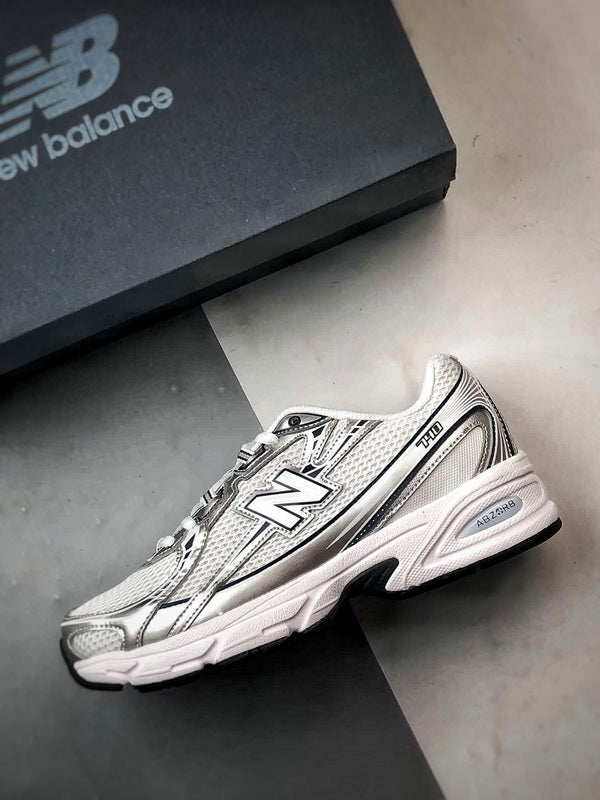 New Balance 740