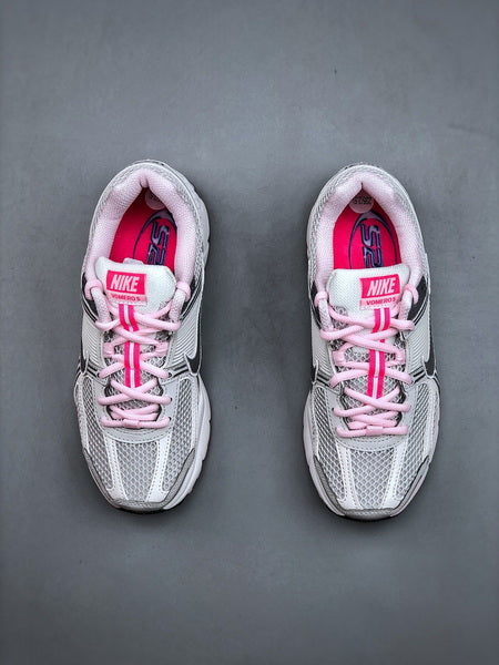 NIKE ZOOM Vomero 5