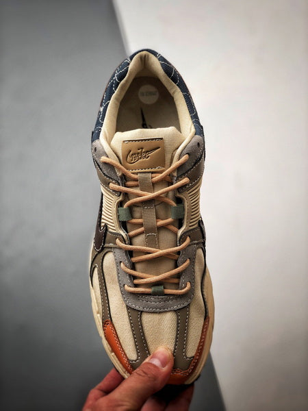 NIKE ZOOM Vomero 5