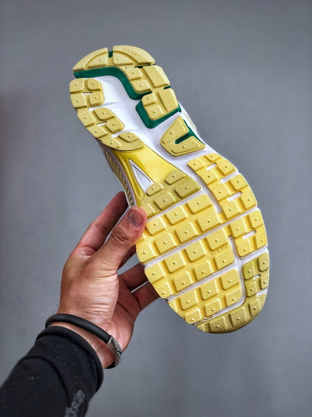 NIKE ZOOM Vomero 5