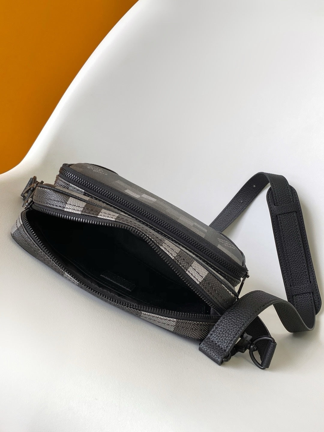 SACOCHE LOUIS VUITTON