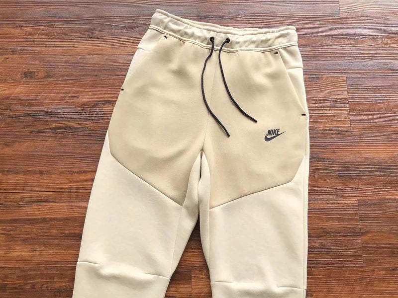 PANTALON NIKE TECH FLEECE x BEIGE