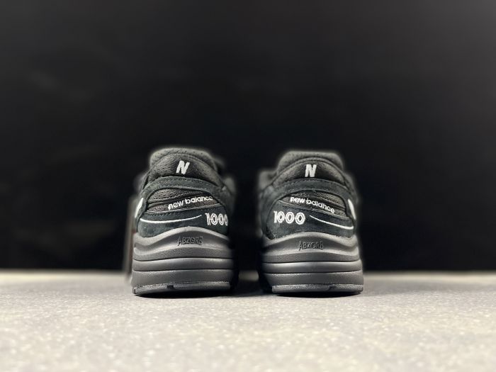 New Balance 1000SI