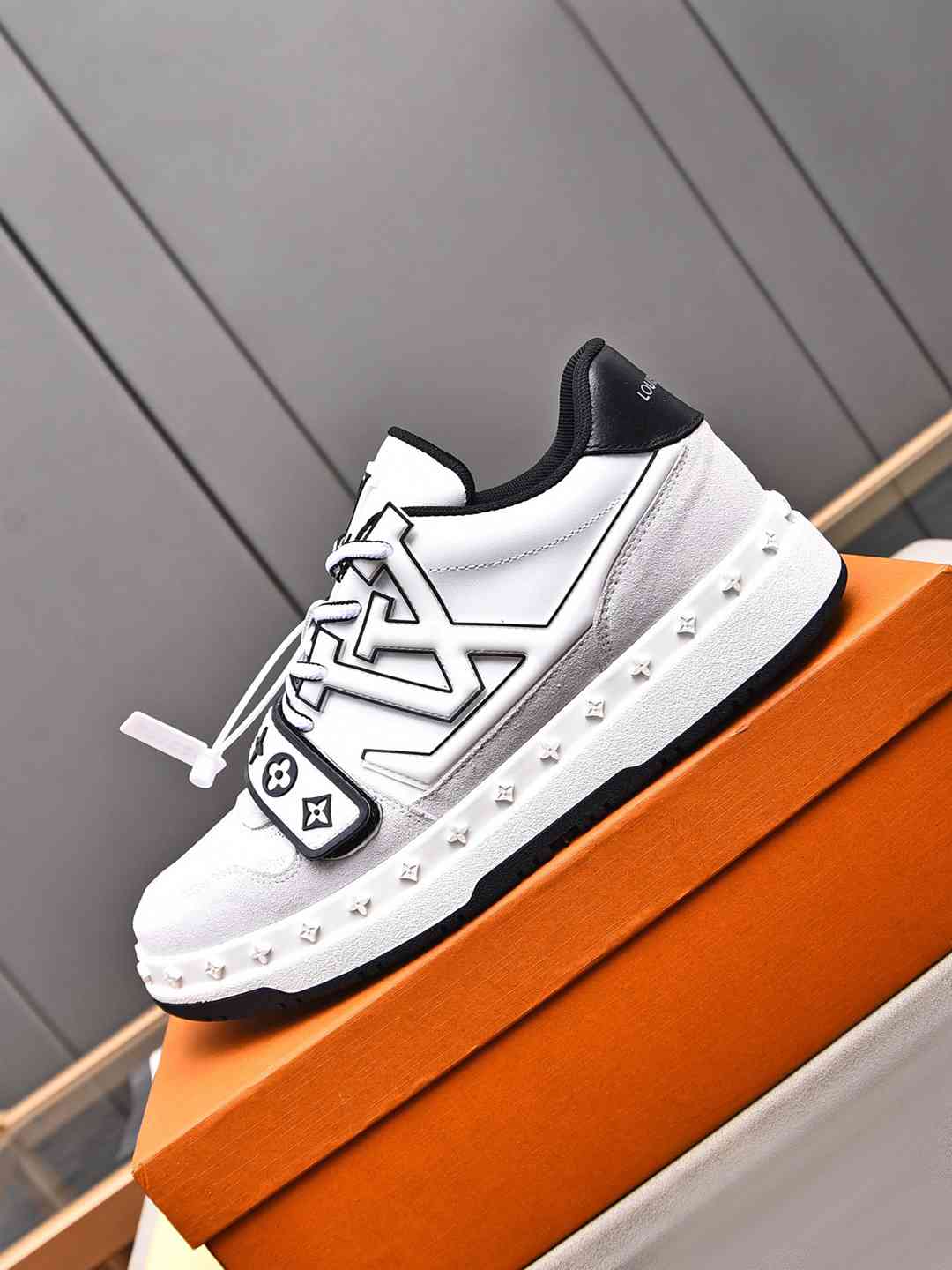 Sneaker LOUIS VUITTON Trainer BLANC