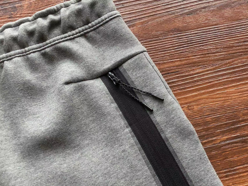 PANTALON NIKE TECH FLEECE x GRIS LOUP