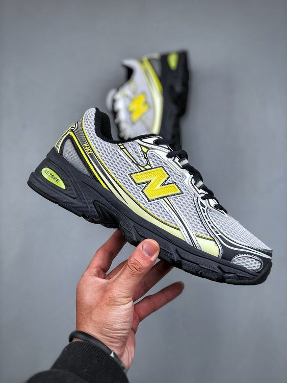 New Balance 740