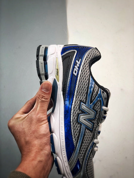 New Balance 740