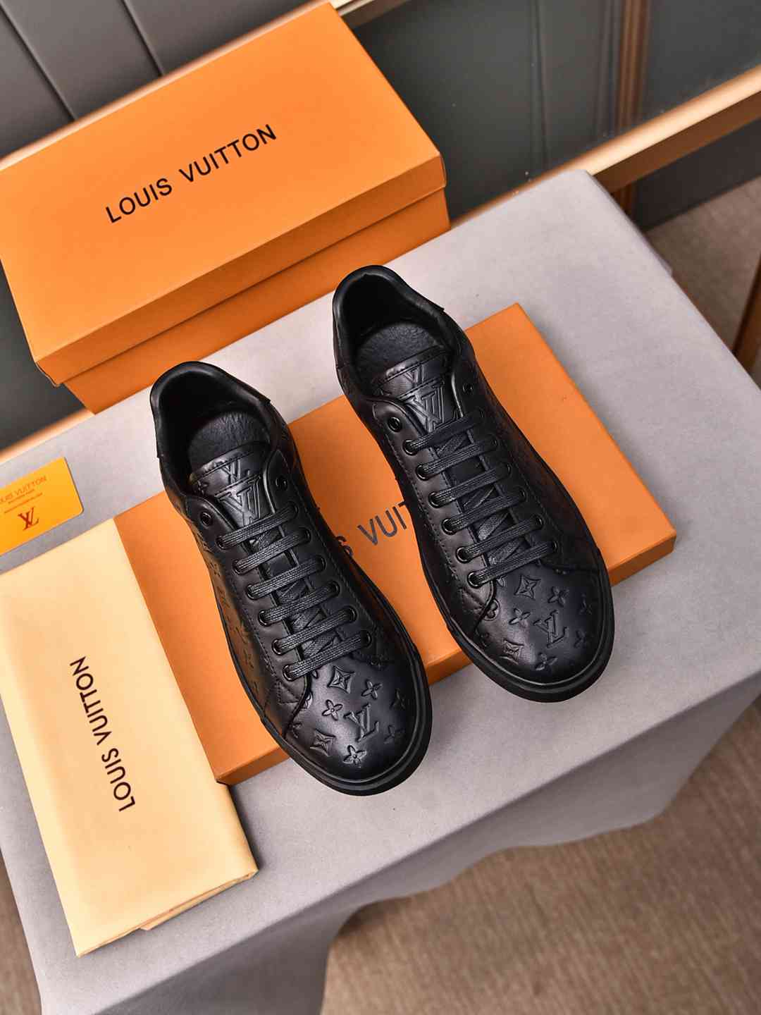 Sneaker LOUIS VUITTON Rivoli NOIR