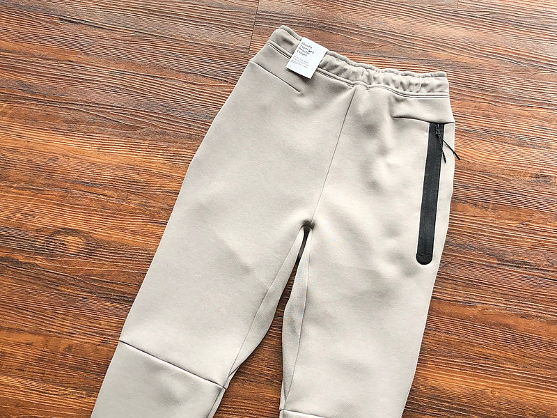 Pantalon Nike Tech Fleece x Gris olive/Pierre Enigma