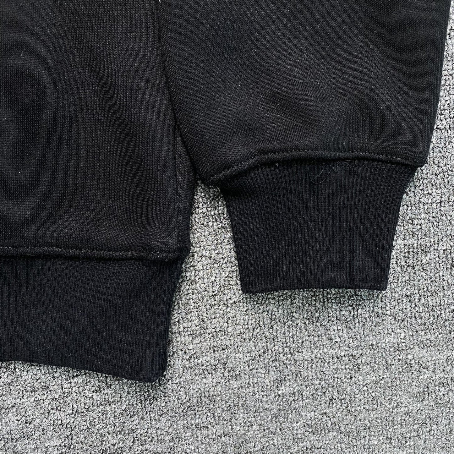 Sweat à capuche Syna World noir