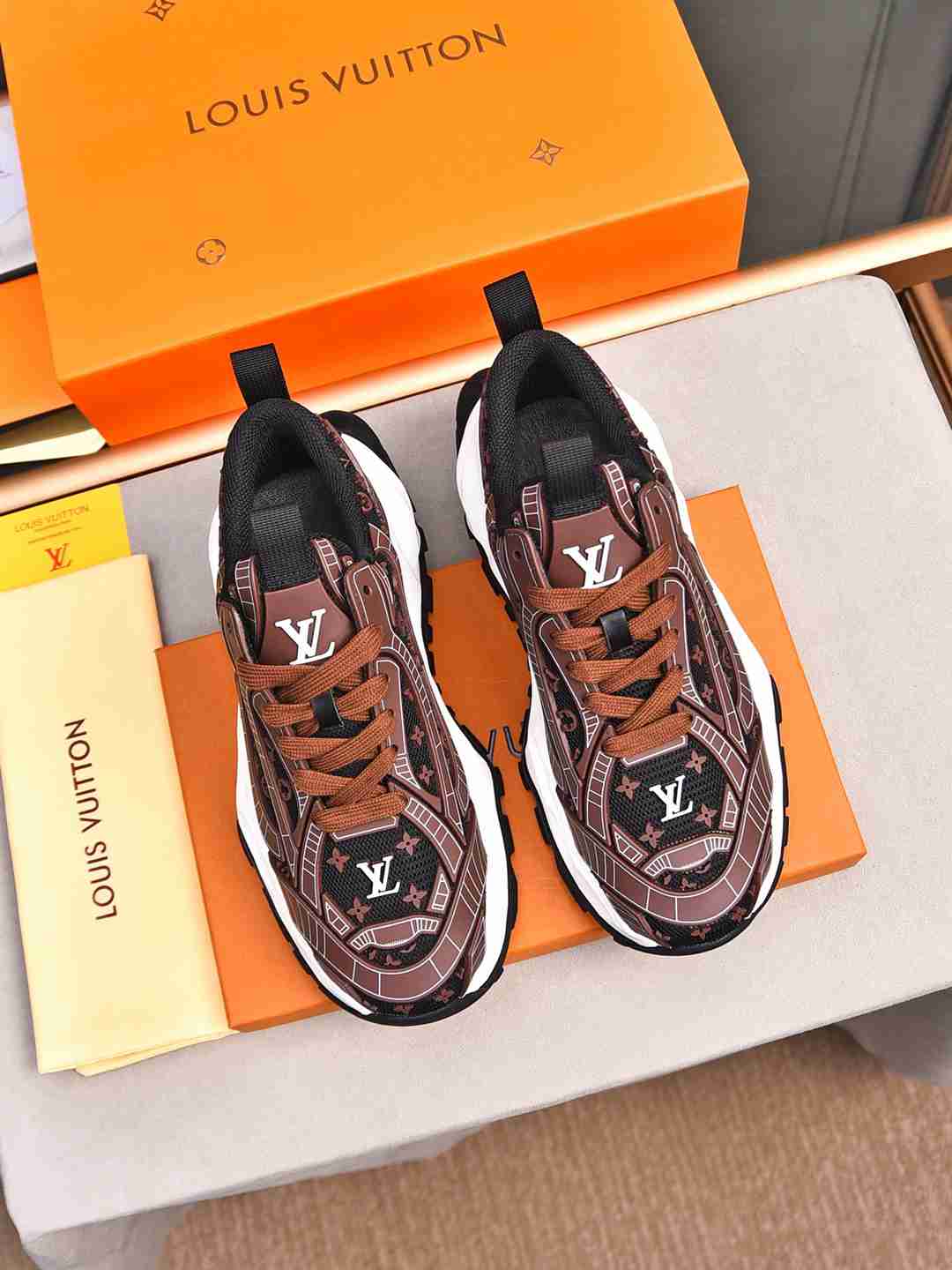Sneaker LOUIS VUITTON MARRON