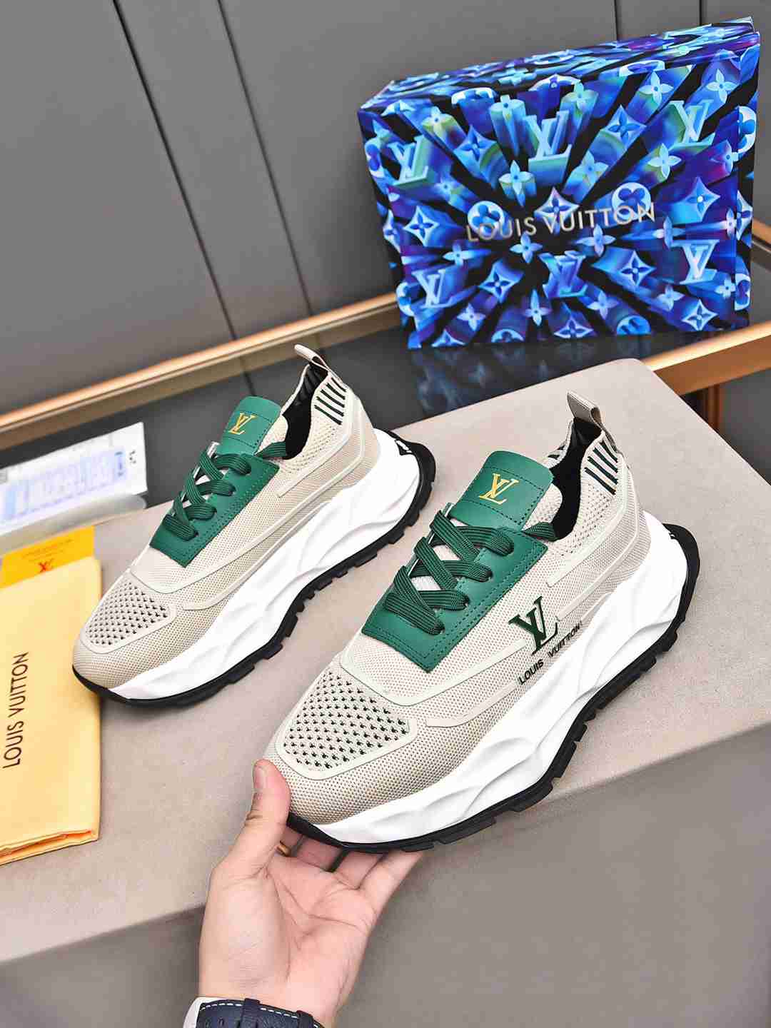 Sneaker LOUIS VUITTON BEIGE VERT