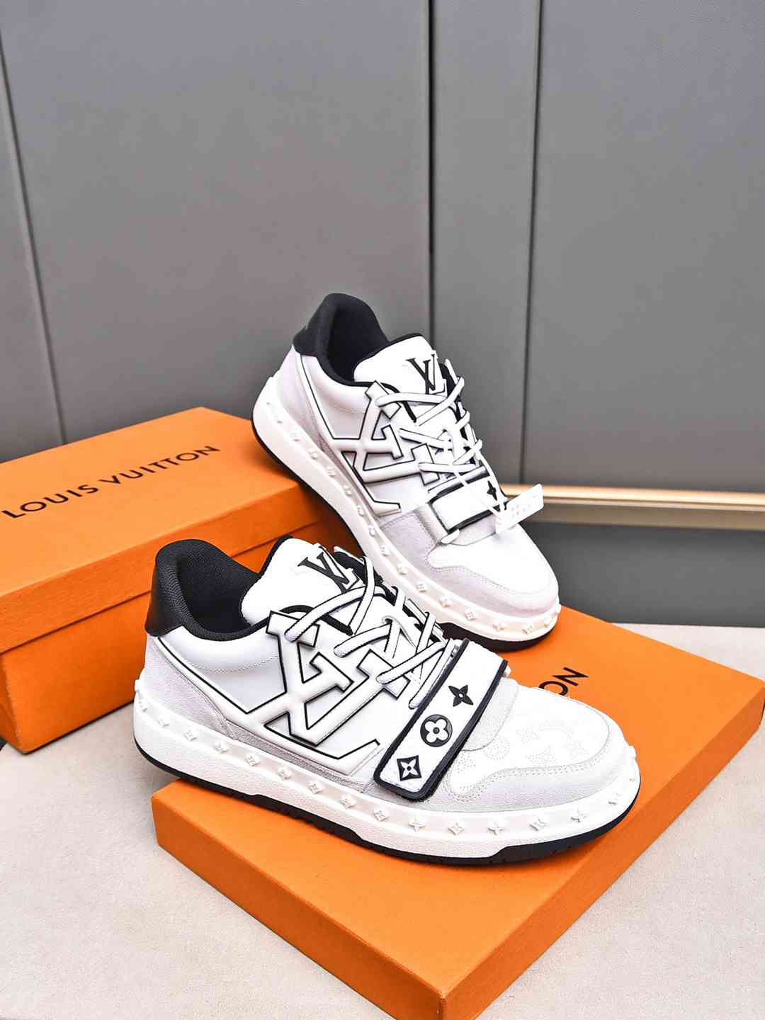 Sneaker LOUIS VUITTON Trainer BLANC