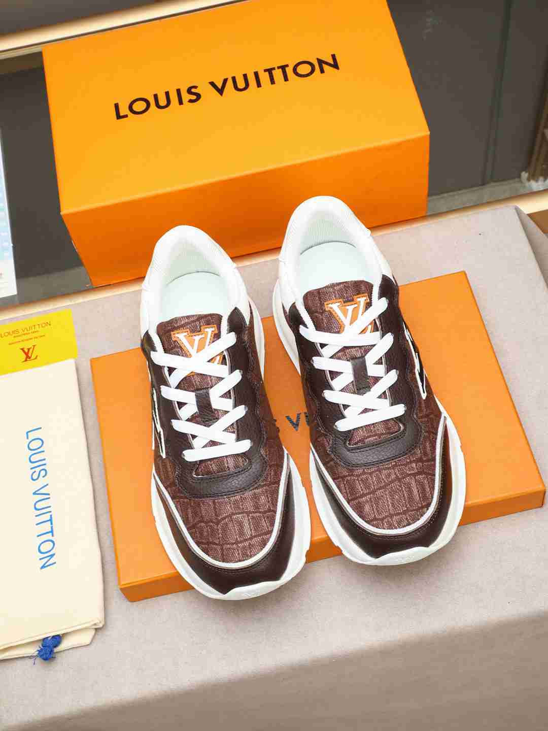 Sneaker LOUIS VUITTON MARRON CUIR SNAKE
