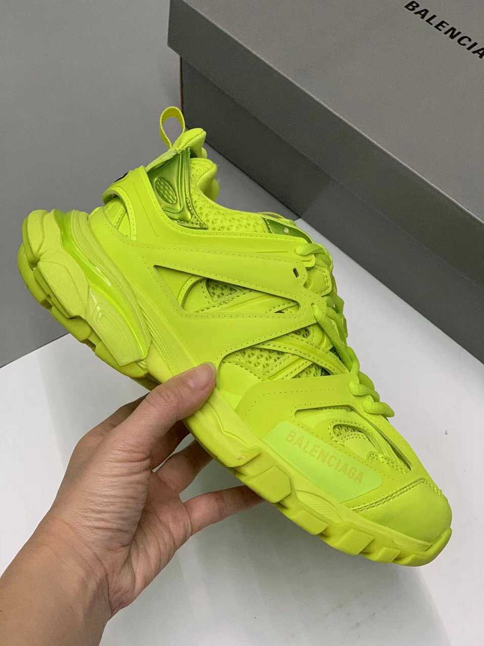 BALENCIAGA TRACK 3.0 x VERT