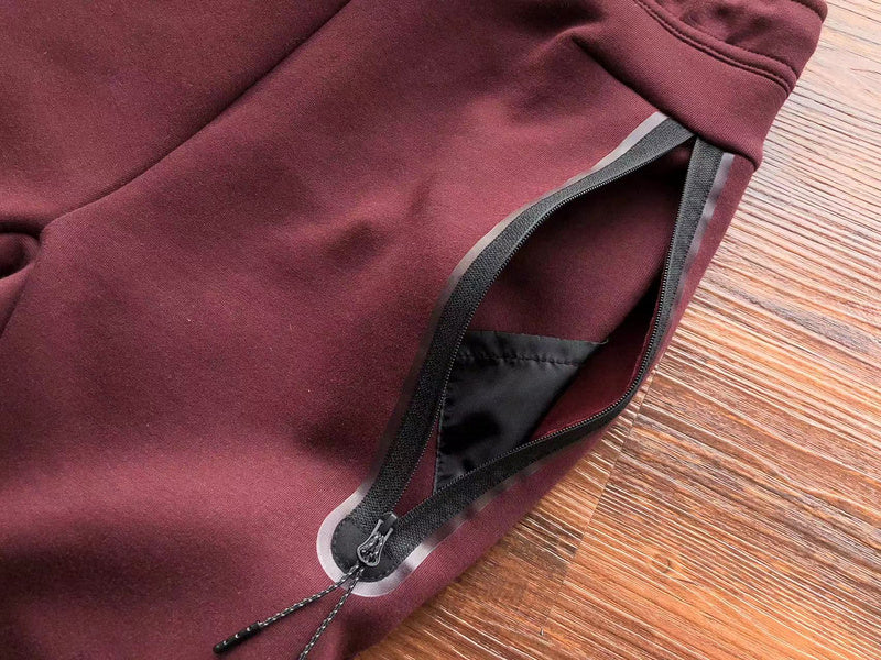 PANTALON NIKE TECH FLEECE x ROUGE BAIES/GRENADE