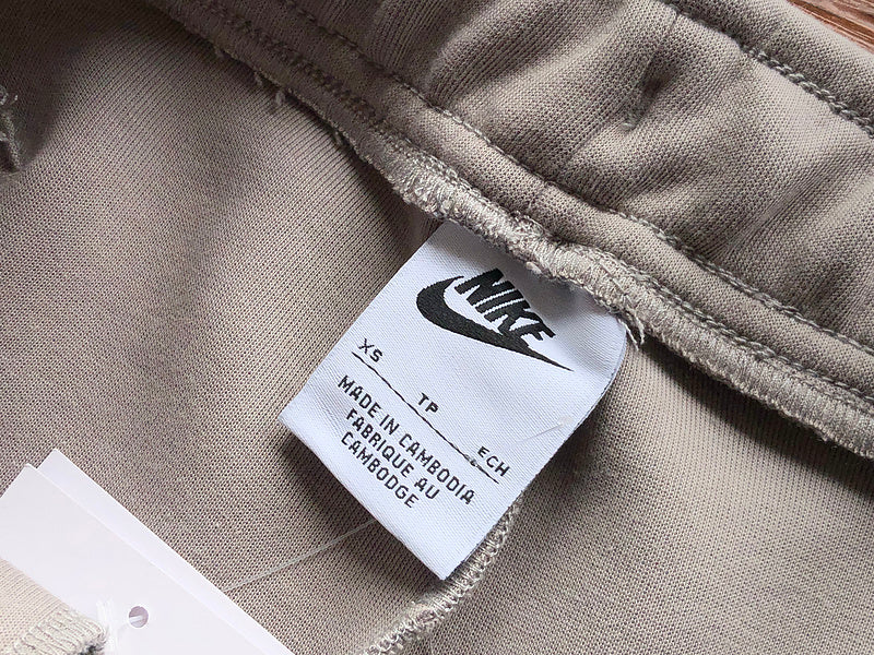 Pantalon Nike Tech Fleece x Gris olive/Pierre Enigma