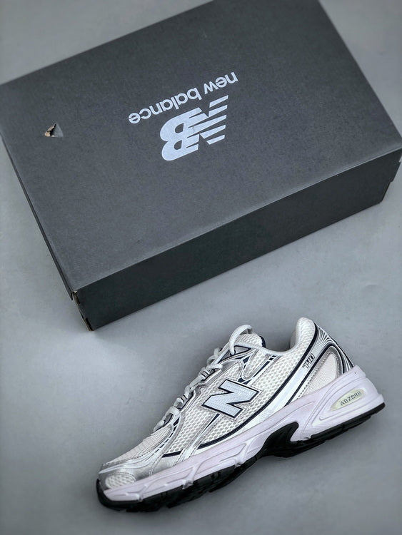 New Balance 740
