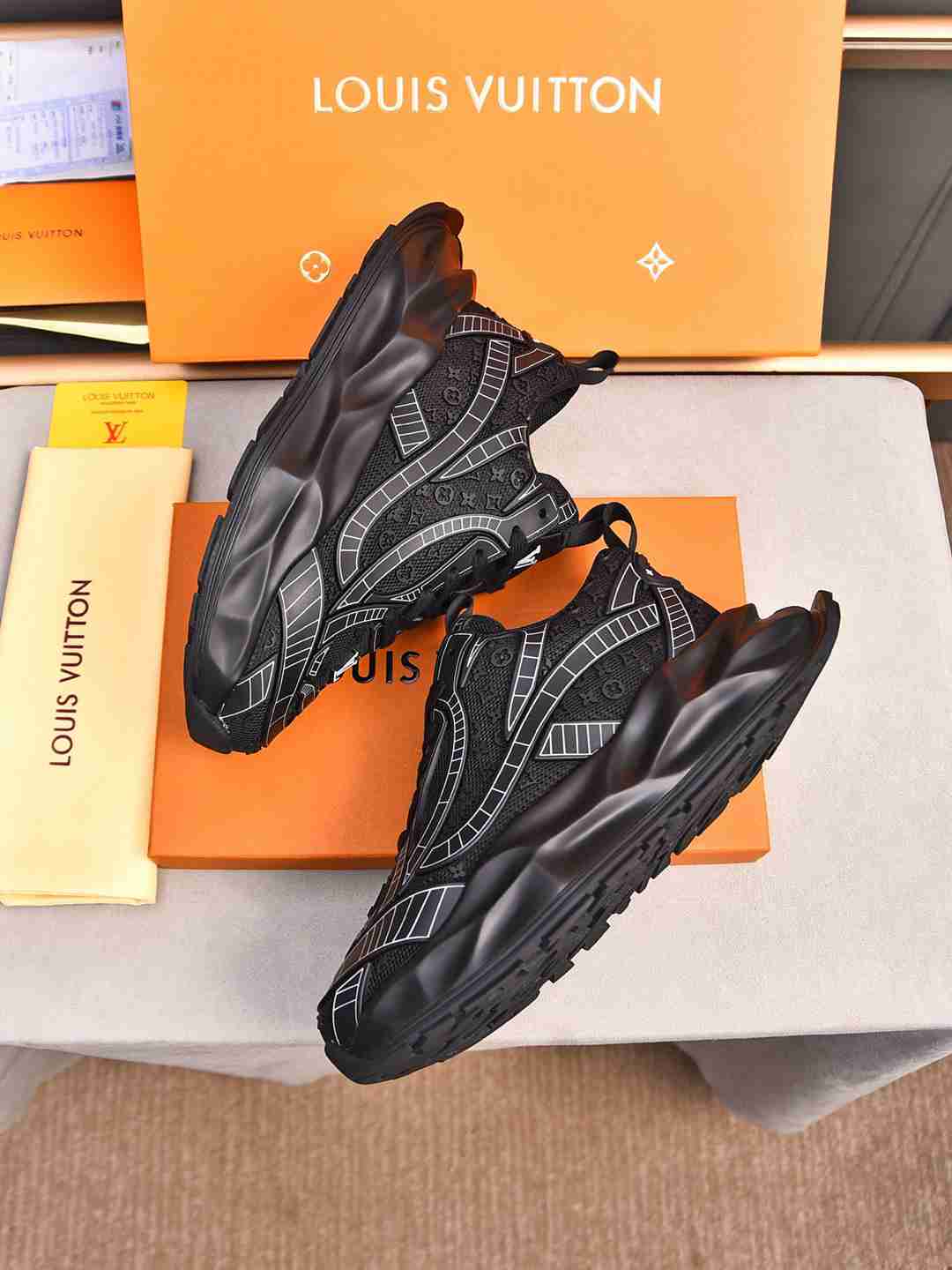 Sneaker LOUIS VUITTON NOIR