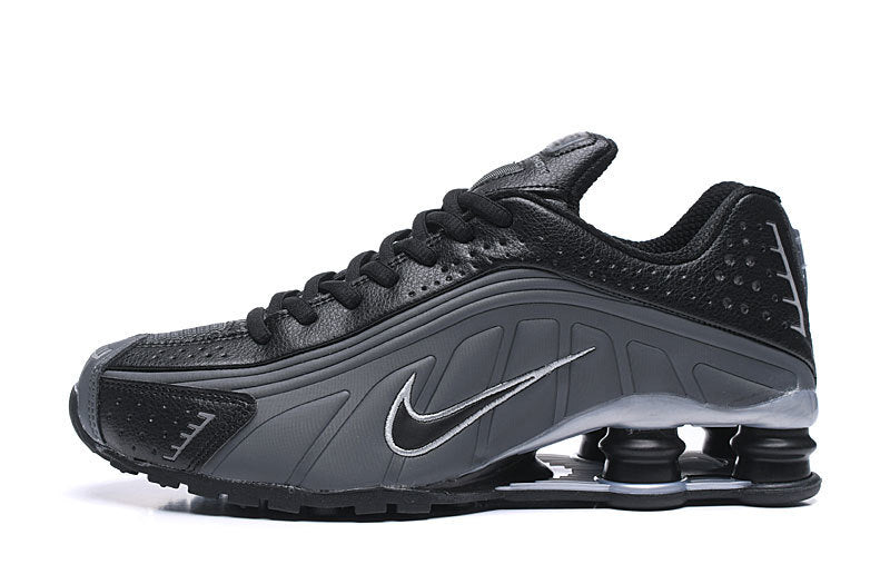 NIKE SHOX R4