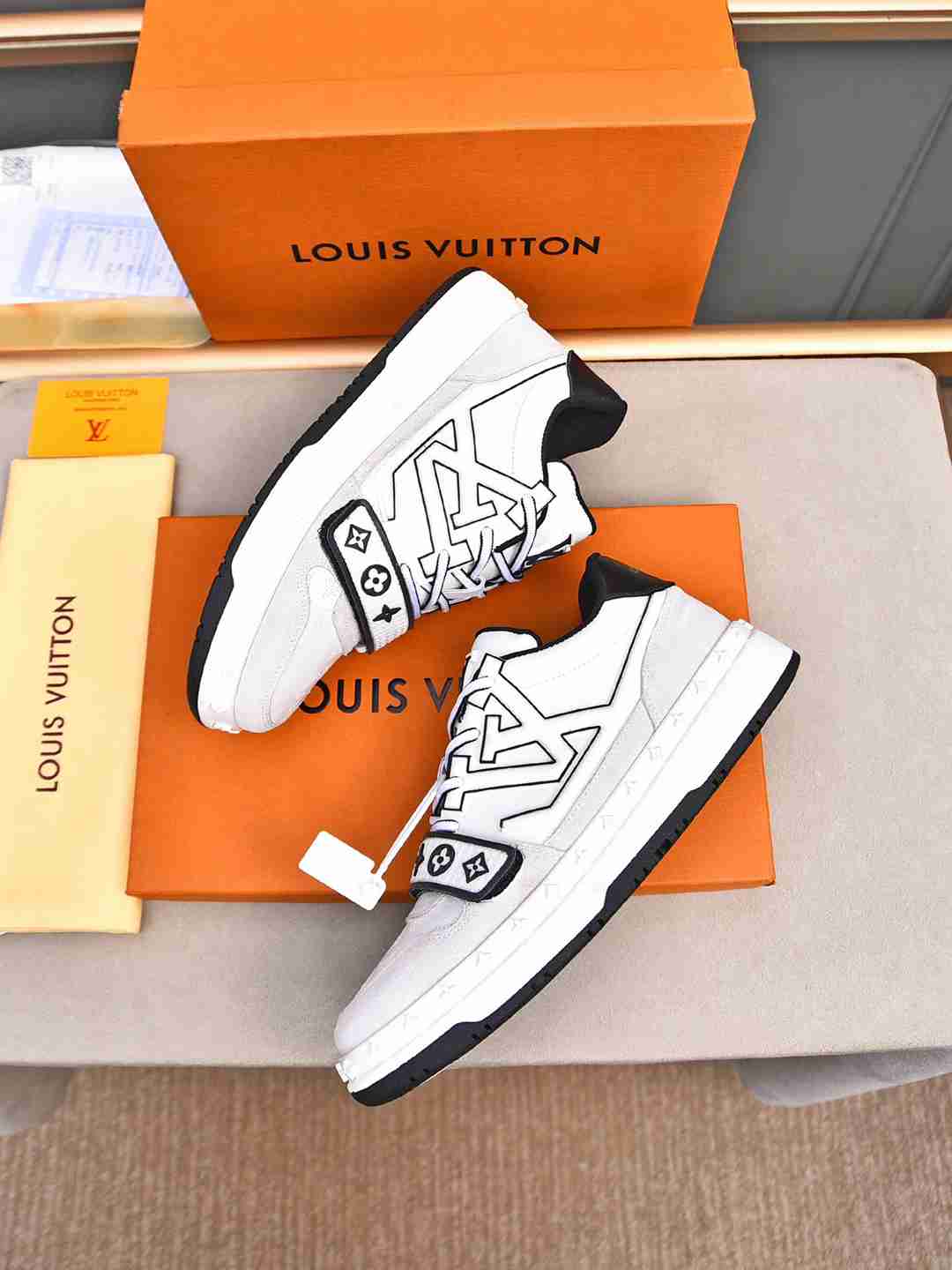Sneaker LOUIS VUITTON Trainer BLANC