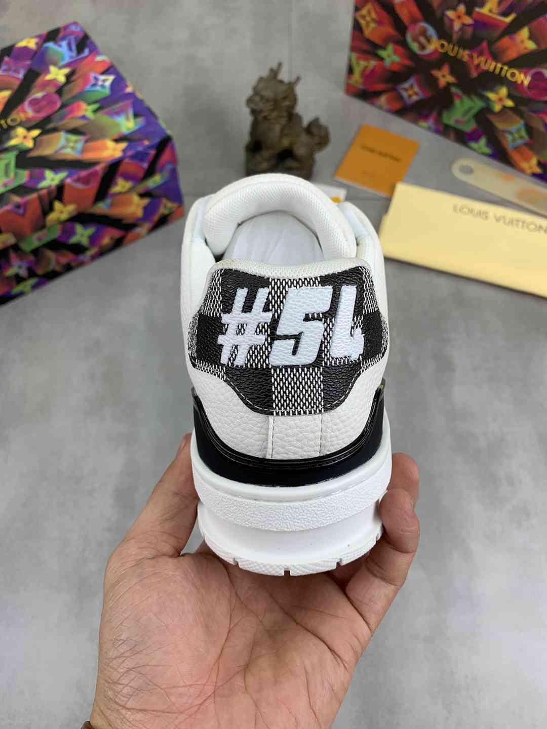 LOUIS VUITTON TRAINER 54