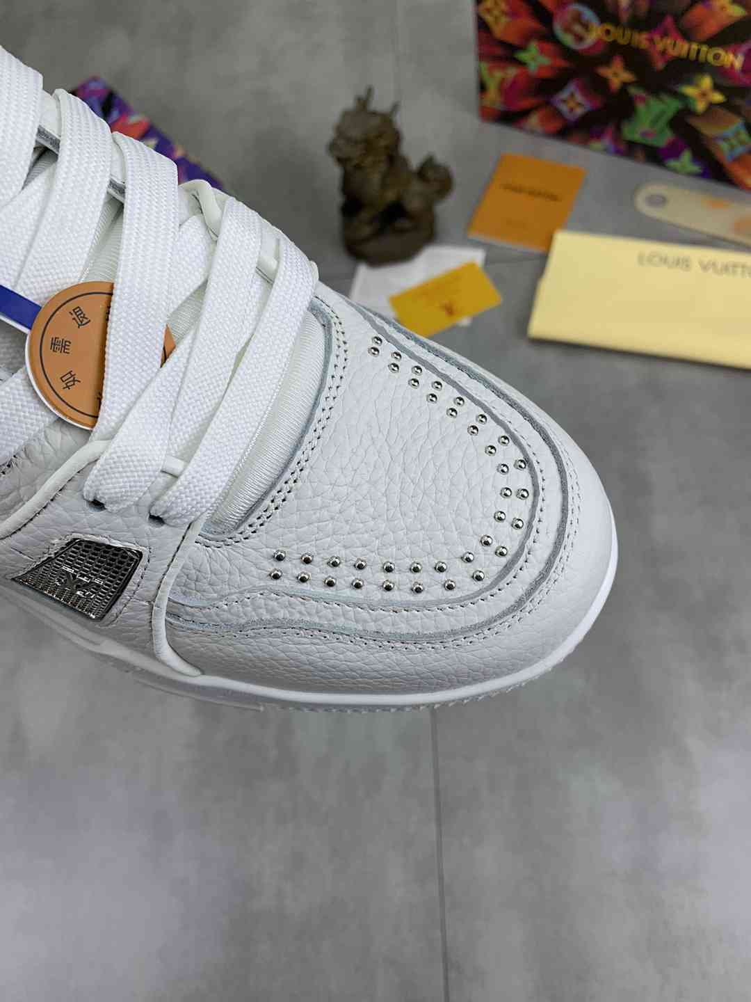 LOUIS VUITTON TRAINER 54