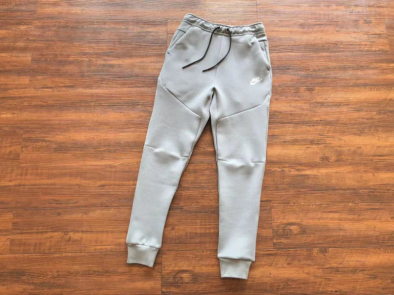 PANTALON NIKE TECH FLEECE x GRIS/BLANC