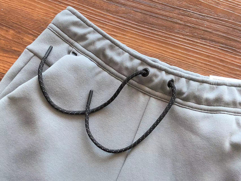 PANTALON NIKE TECH FLEECE x GRIS/BLANC
