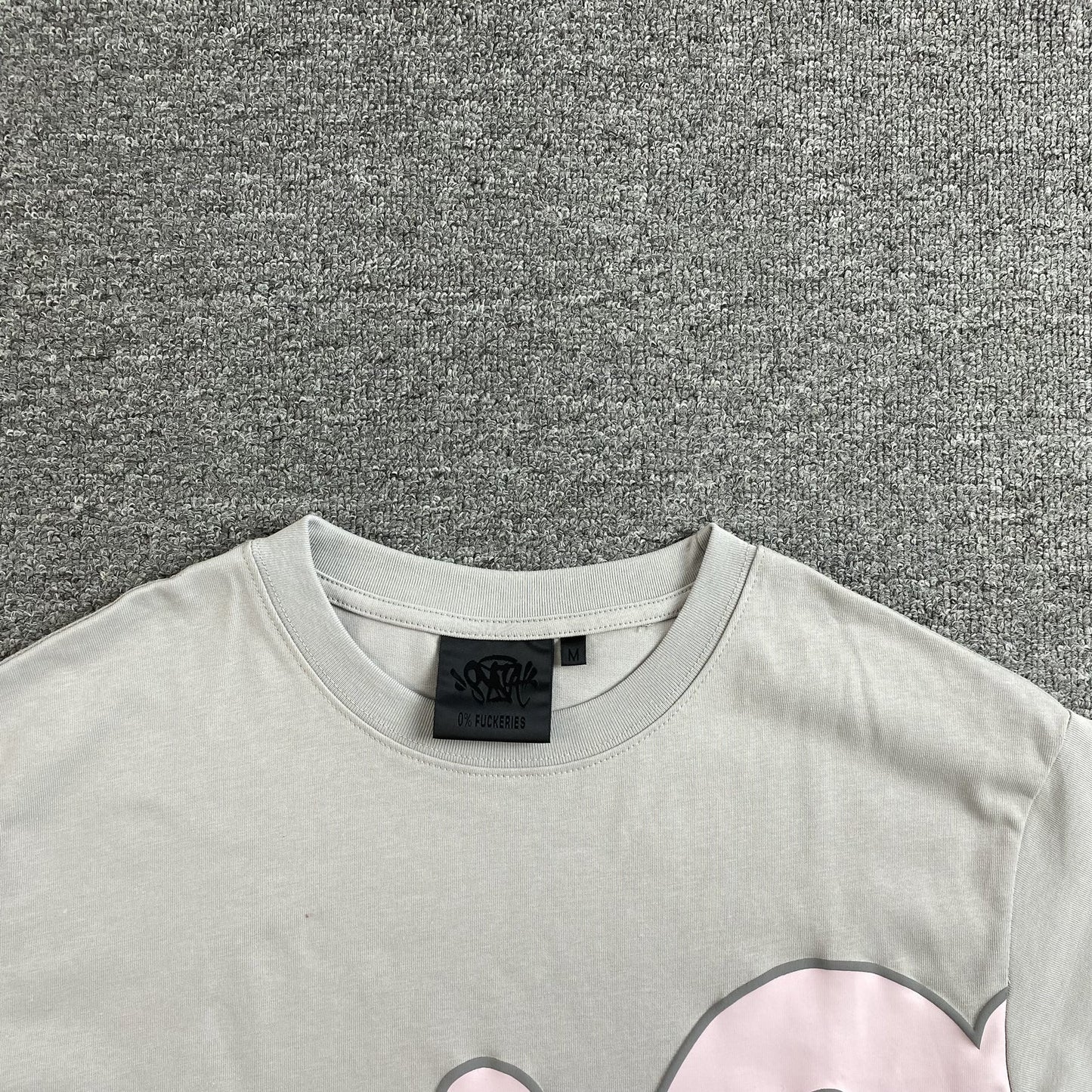 T-SHIRT SYNA WORLD GRIS ROSE