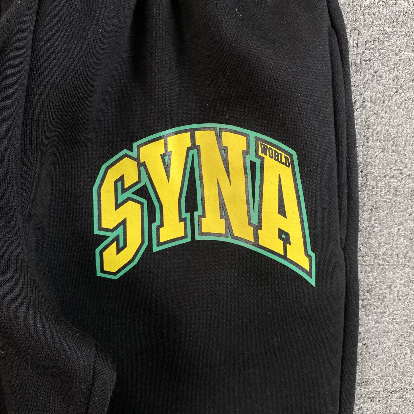 PANTALON DE SURVÊTEMENT SYNA WORLD COLLEGE NOIR