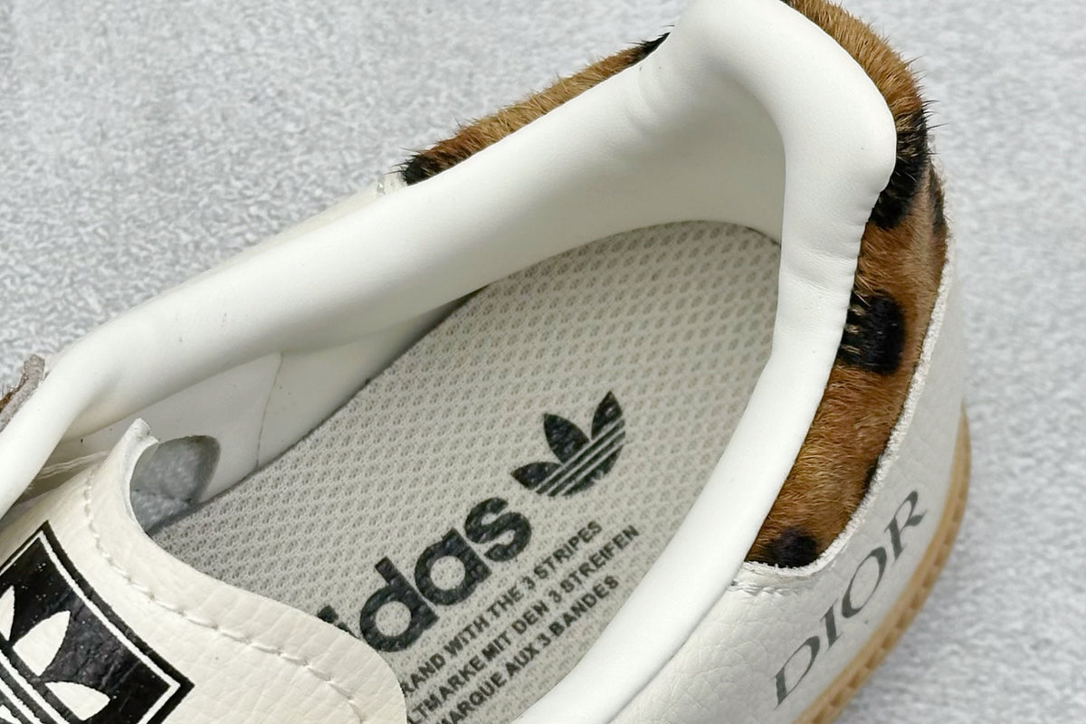 adidas Samba XR0009