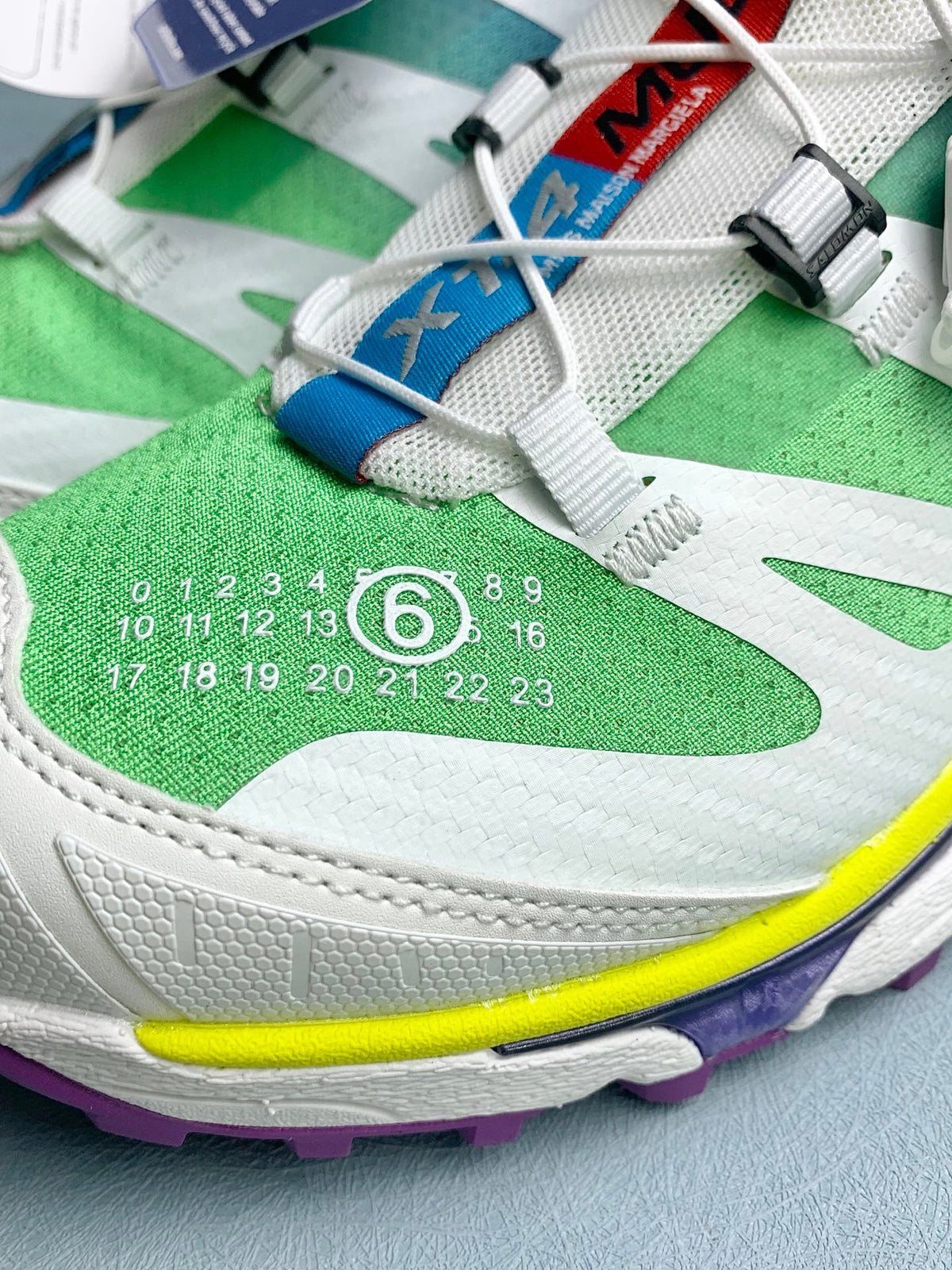 【god】萨洛蒙/Salomon XT-4 Mule MM6 Maison Margiela系列户外运动跑步鞋一脚蹬半拖改良式穆勒鞋， 白绿紫渐变 475402，3326v size：36-45